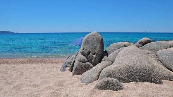 Un coin de Corse ressemblant aux Seychelles (France)